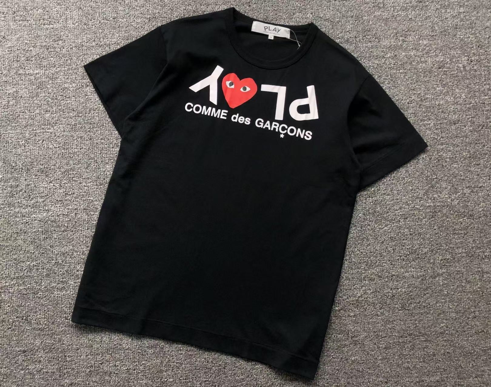 Comme des Gar鑾給ns Tshirt