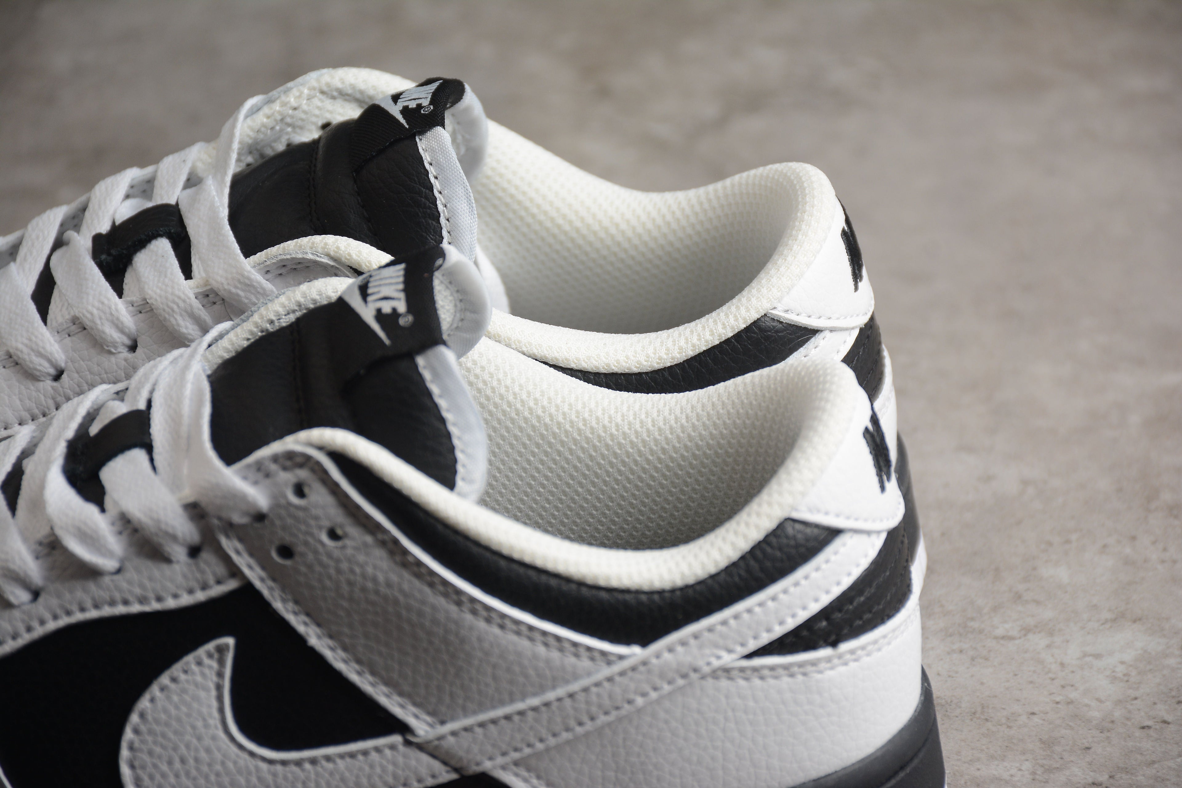 Nike Dunk Low Reverse Panda