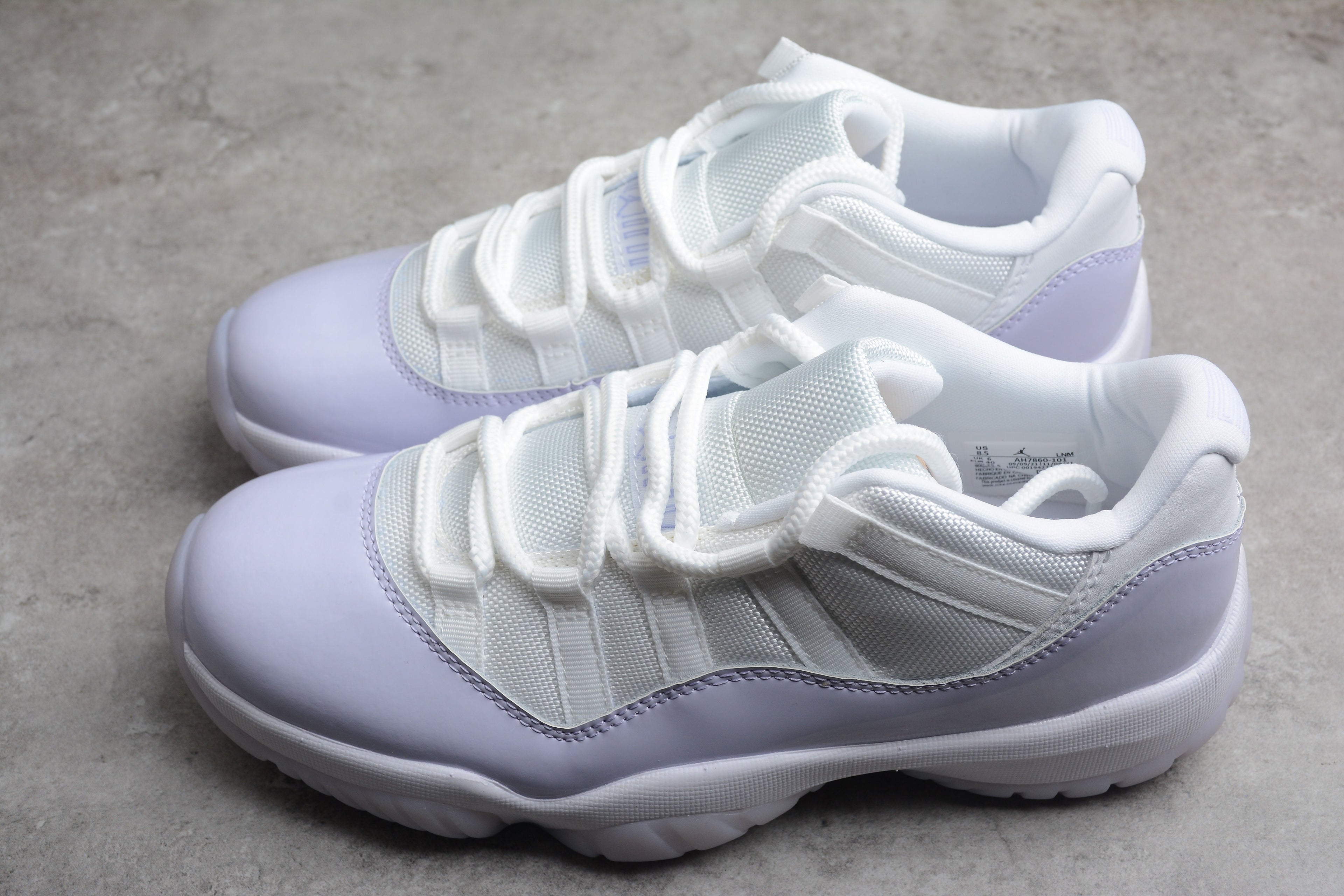 Air Jordan 11 Low  Pure Violet