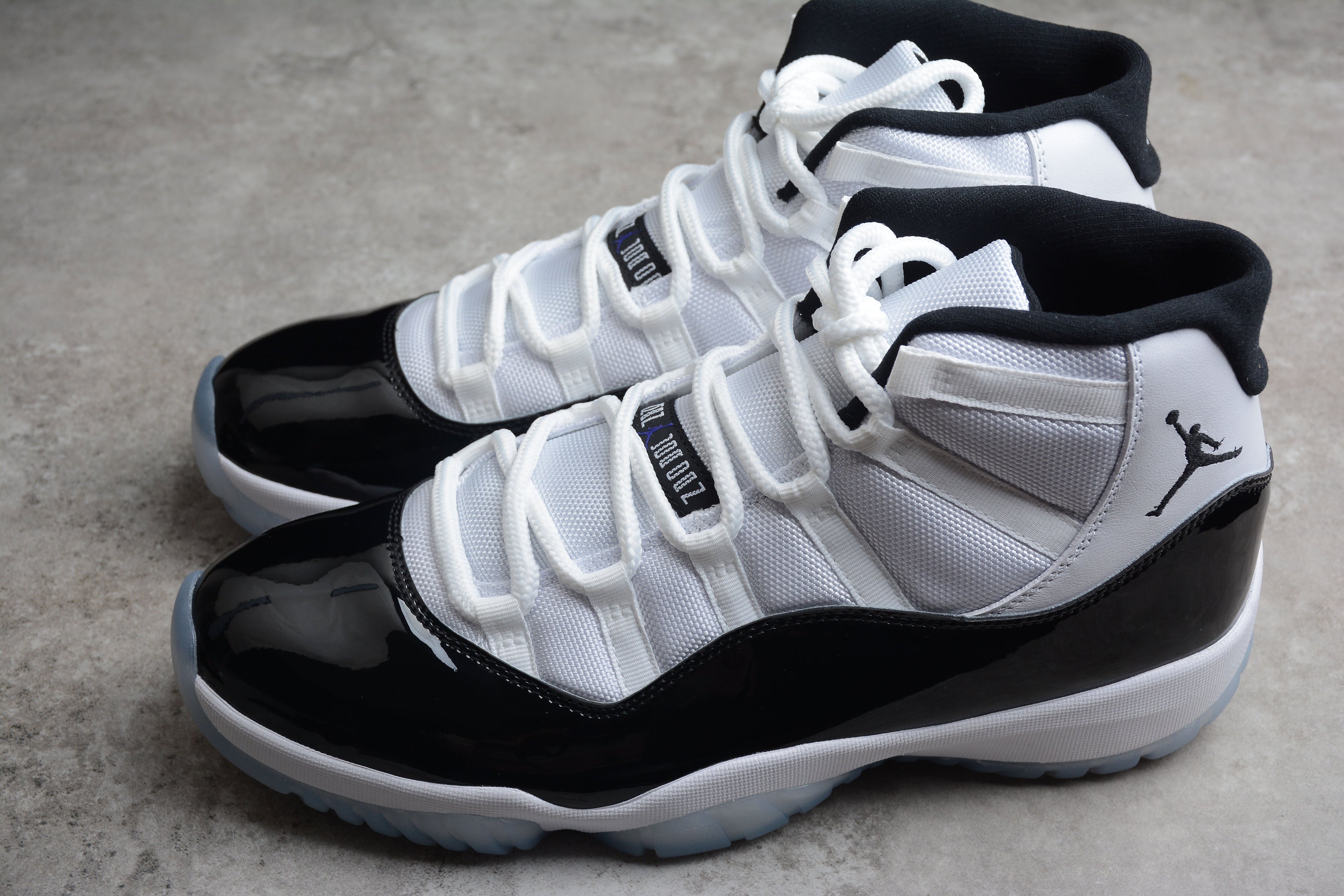 AJ 11 Concord