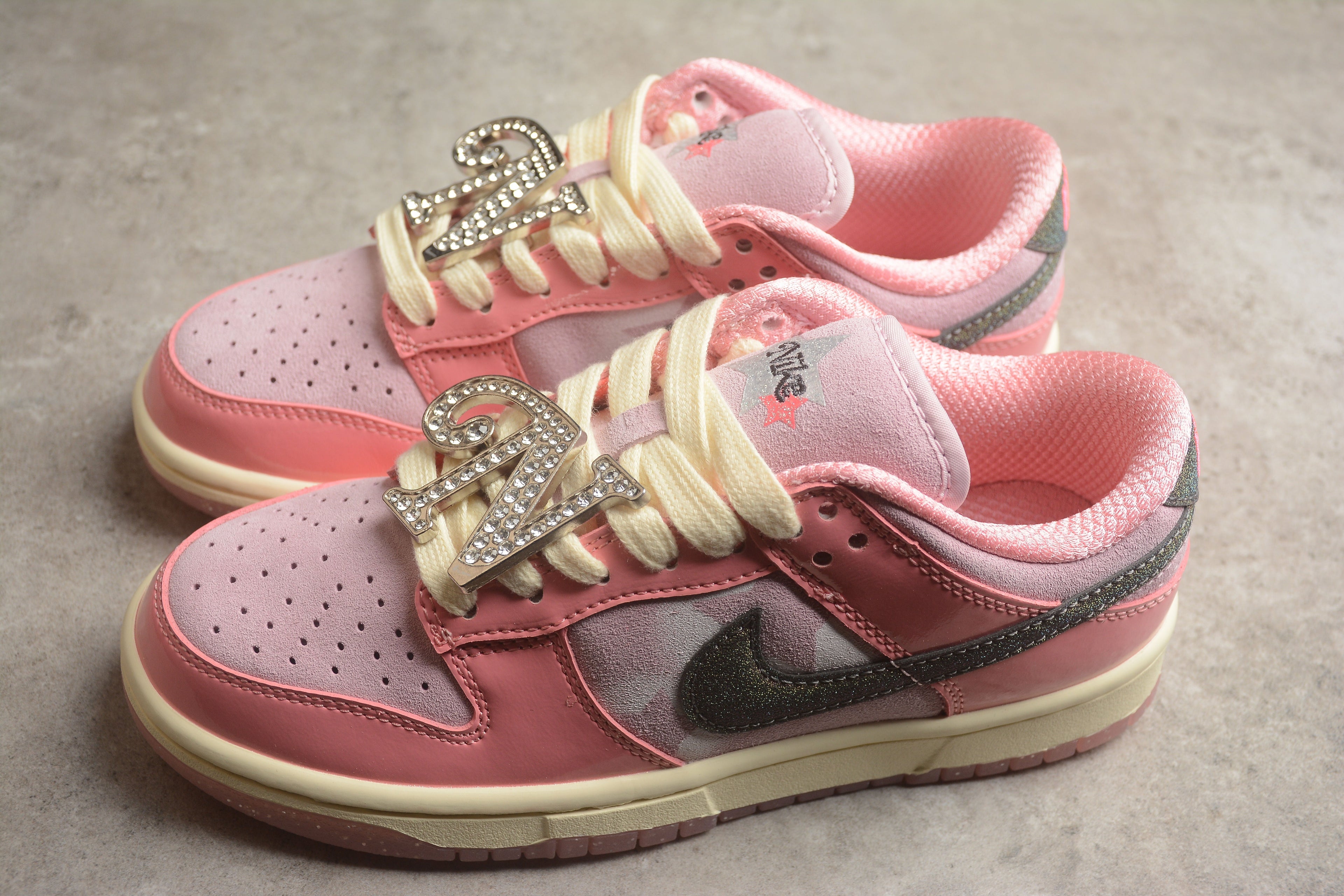 Nike Dunk Low LX Barbie