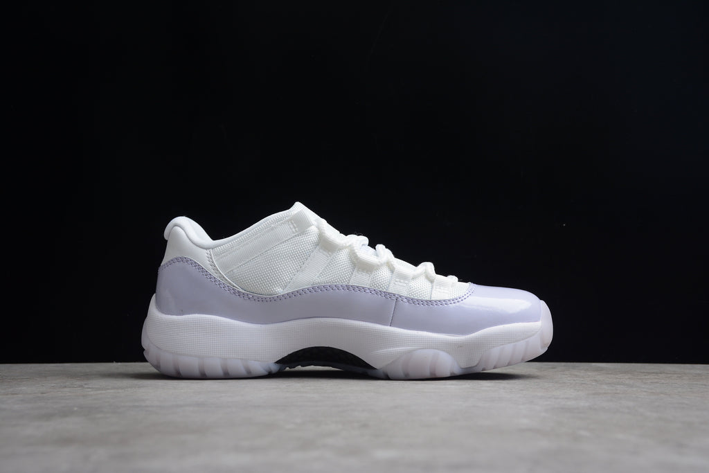 Air Jordan 11 Low  Pure Violet