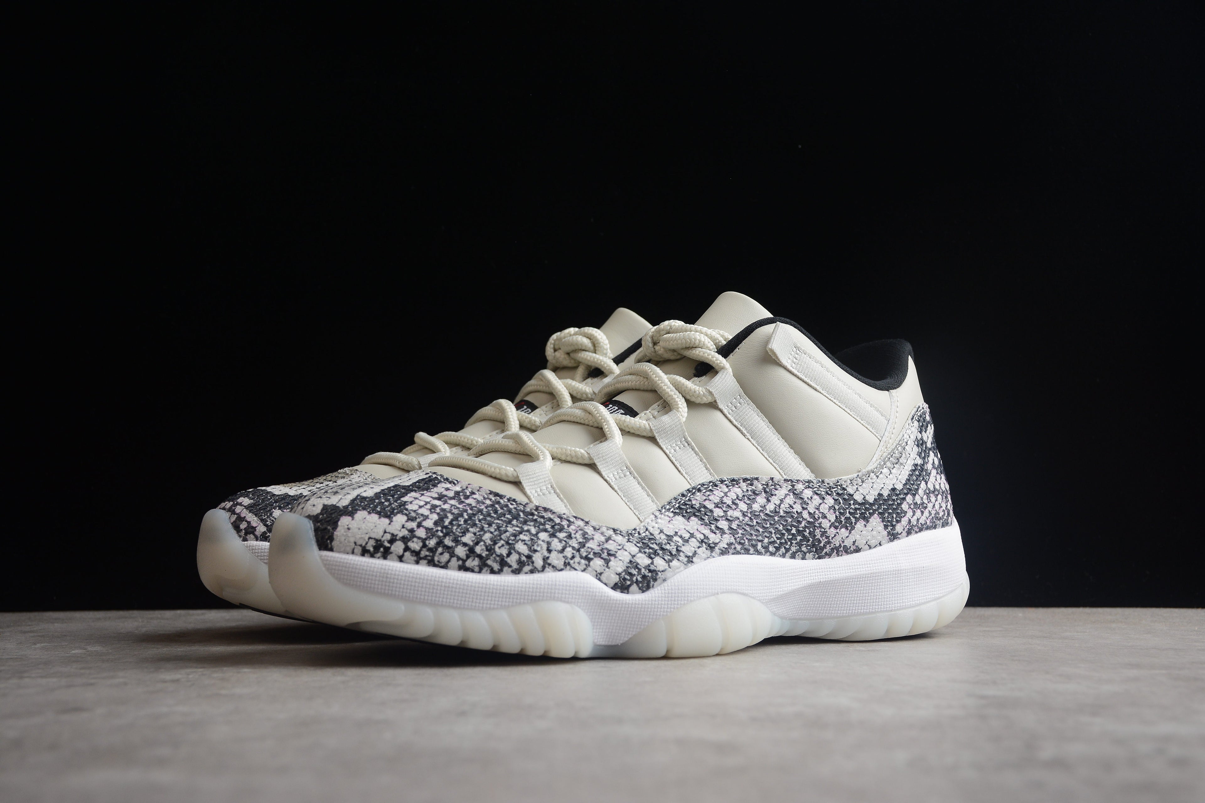 AJ 11 Low Snake